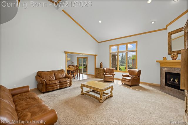 49787 Lakebridge Drive, Shelby Charter Township, MI 48315