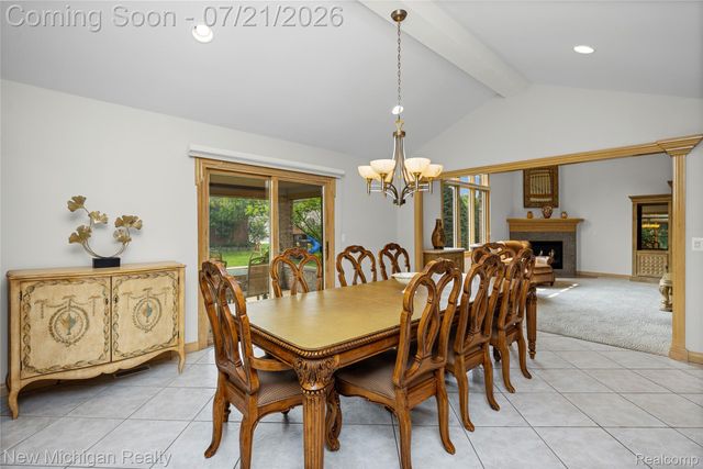 49787 Lakebridge Drive, Shelby Charter Township, MI 48315