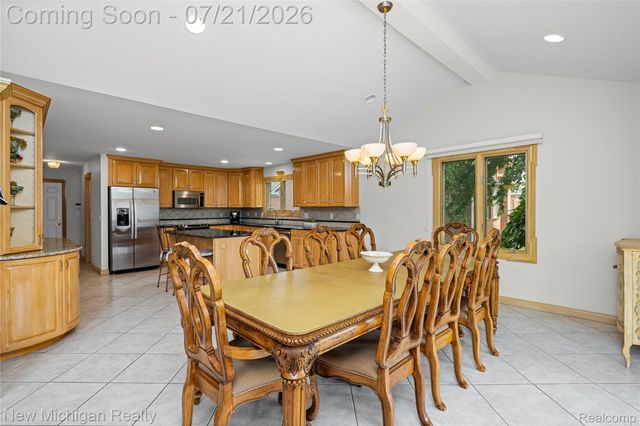 49787 Lakebridge Drive, Shelby Charter Township, MI 48315