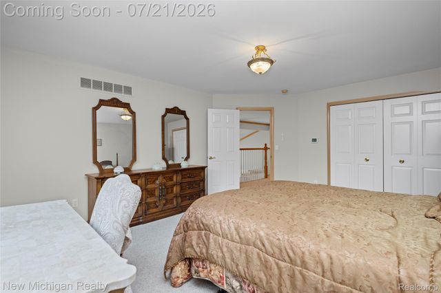 49787 Lakebridge Drive, Shelby Charter Township, MI 48315