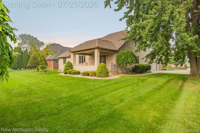 49787 Lakebridge Drive, Shelby Charter Township, MI 48315