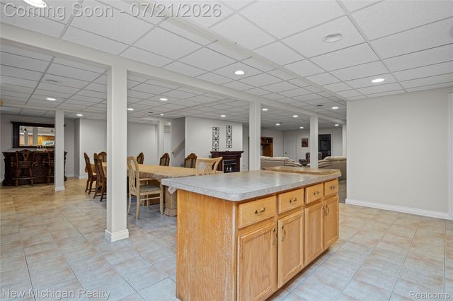 49787 Lakebridge Drive, Shelby Charter Township, MI 48315