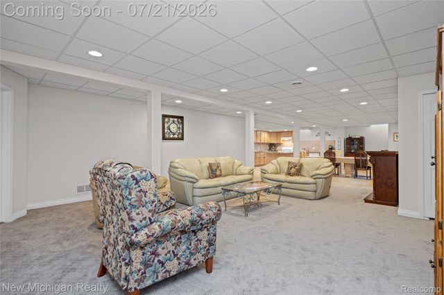 49787 Lakebridge Drive, Shelby Charter Township, MI 48315