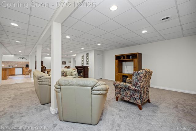 49787 Lakebridge Drive, Shelby Charter Township, MI 48315