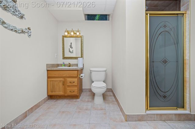 49787 Lakebridge Drive, Shelby Charter Township, MI 48315