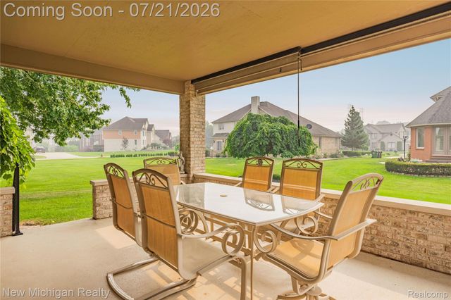 49787 Lakebridge Drive, Shelby Charter Township, MI 48315