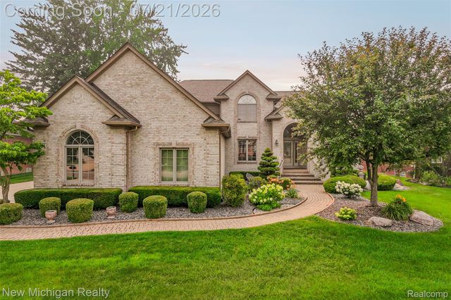 49787 Lakebridge Drive, Shelby Charter Township, MI 48315