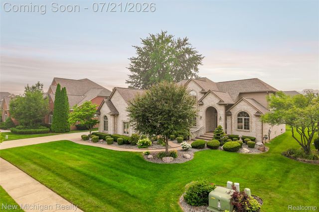 49787 Lakebridge Drive, Shelby Charter Township, MI 48315