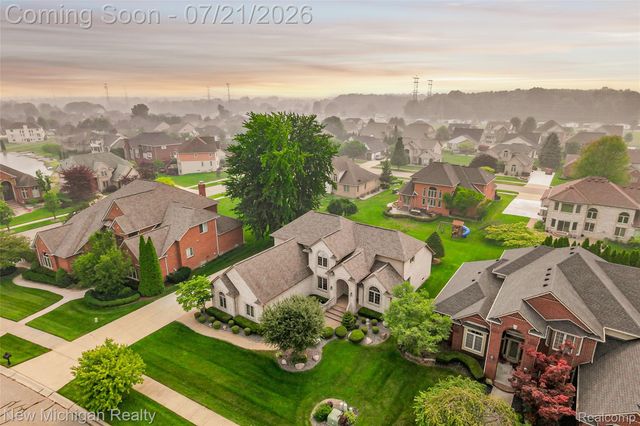 49787 Lakebridge Drive, Shelby Charter Township, MI 48315