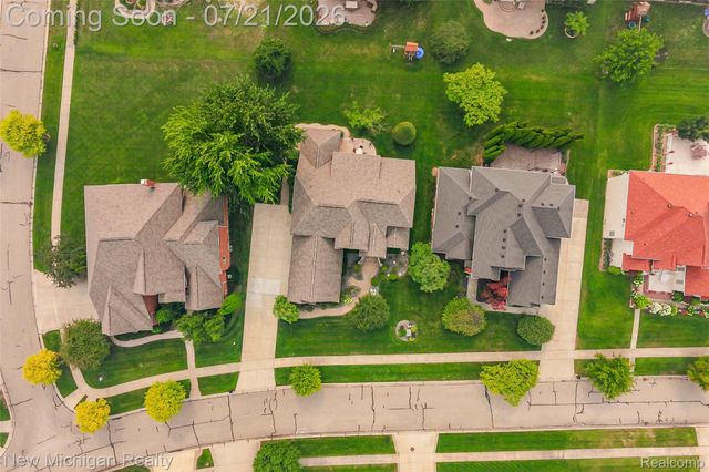 49787 Lakebridge Drive, Shelby Charter Township, MI 48315