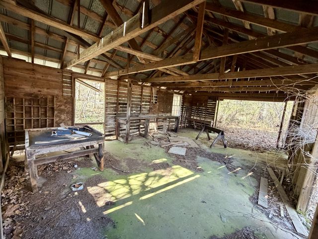 1524 Highway 50, Centerville, TN 37033