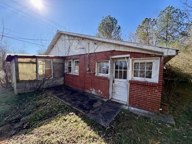 1524 Highway 50, Centerville, TN 37033