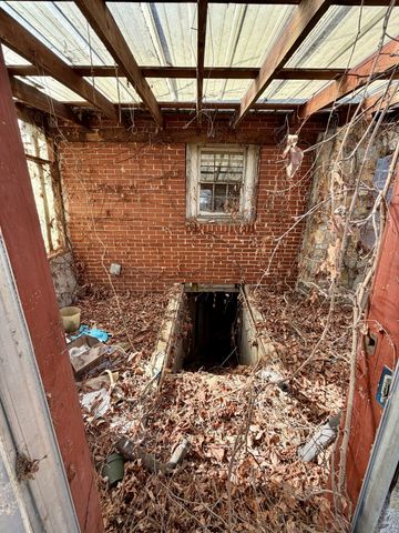 1524 Highway 50, Centerville, TN 37033