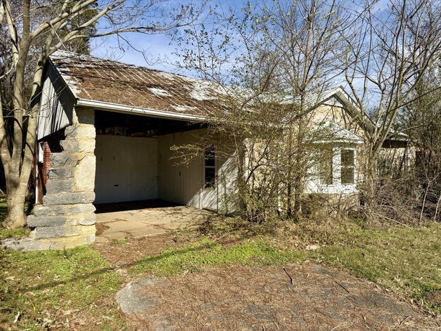 1524 Highway 50, Centerville, TN 37033