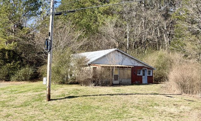 1524 Highway 50, Centerville, TN 37033