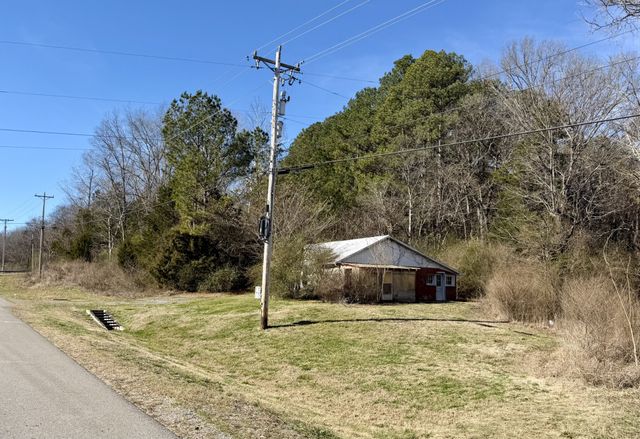 1524 Highway 50, Centerville, TN 37033