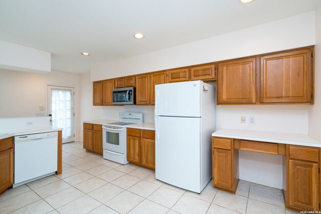 3023 FALL CREST DR, San Antonio, TX 78247