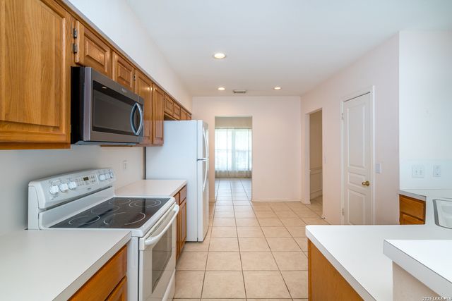 3023 FALL CREST DR, San Antonio, TX 78247