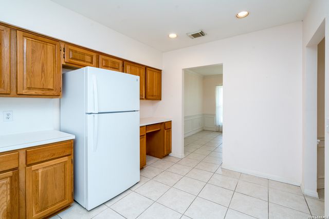 3023 FALL CREST DR, San Antonio, TX 78247