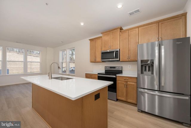 2548 NEABSCO COMMON PL, Woodbridge, VA 22191