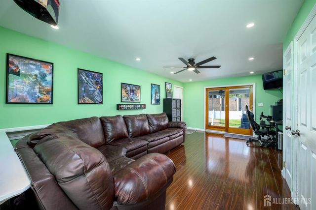 41 Wilson Drive, Fords, NJ 08863