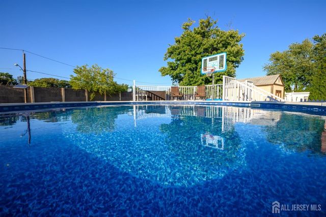 41 Wilson Drive, Fords, NJ 08863