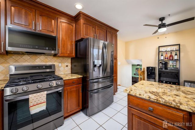 41 Wilson Drive, Fords, NJ 08863