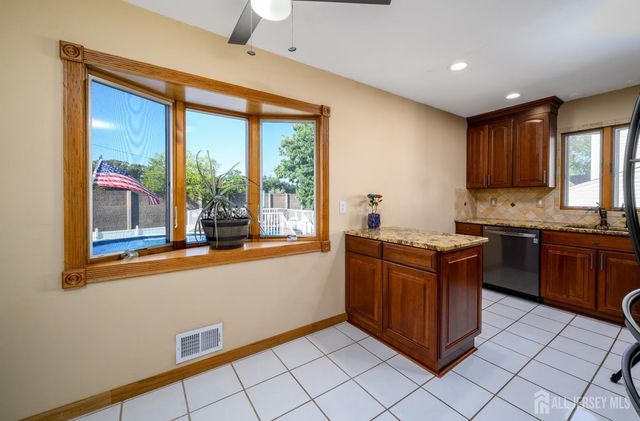 41 Wilson Drive, Fords, NJ 08863