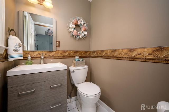 41 Wilson Drive, Fords, NJ 08863