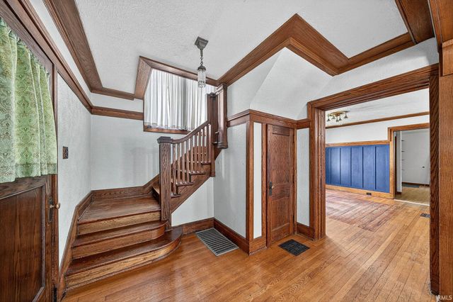 1040 Woodward Avenue, South Bend, IN 46616