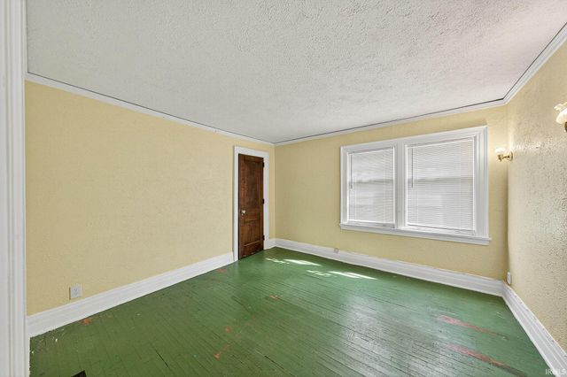 1040 Woodward Avenue, South Bend, IN 46616