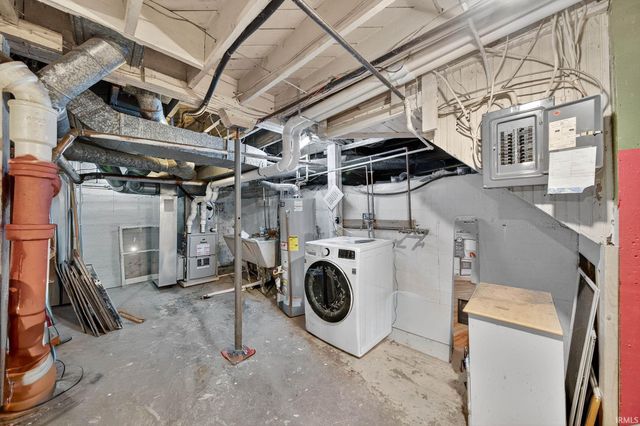 1040 Woodward Avenue, South Bend, IN 46616