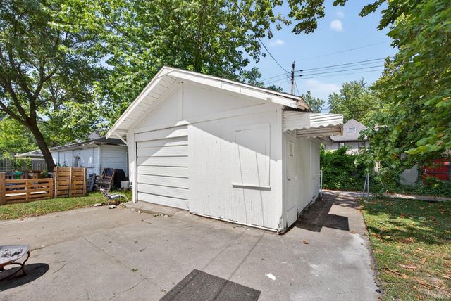 1040 Woodward Avenue, South Bend, IN 46616