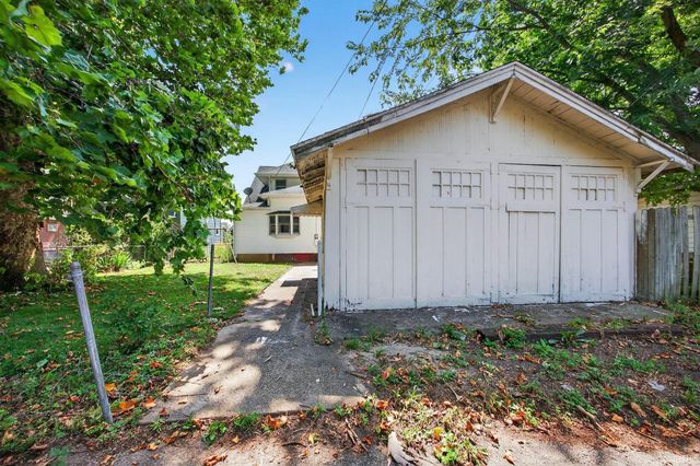 1040 Woodward Avenue, South Bend, IN 46616