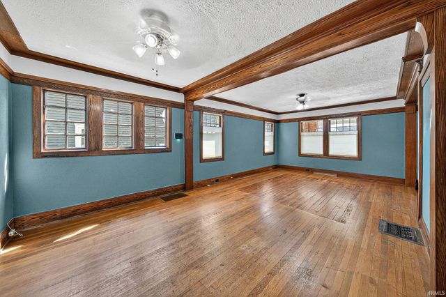 1040 Woodward Avenue, South Bend, IN 46616