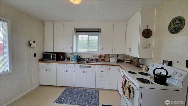 1296 US HWY 12, Chehalis, WA 98532