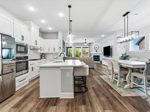 1625 Windflower Drive, Aubrey, TX 76227