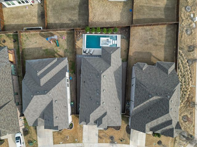 1625 Windflower Drive, Aubrey, TX 76227