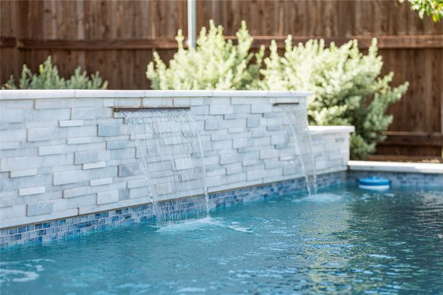 1625 Windflower Drive, Aubrey, TX 76227