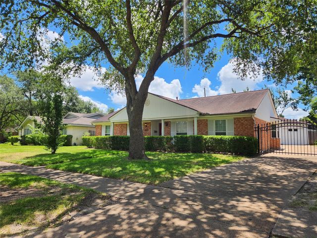 8407 Sharpcrest Street, Houston, TX 77036