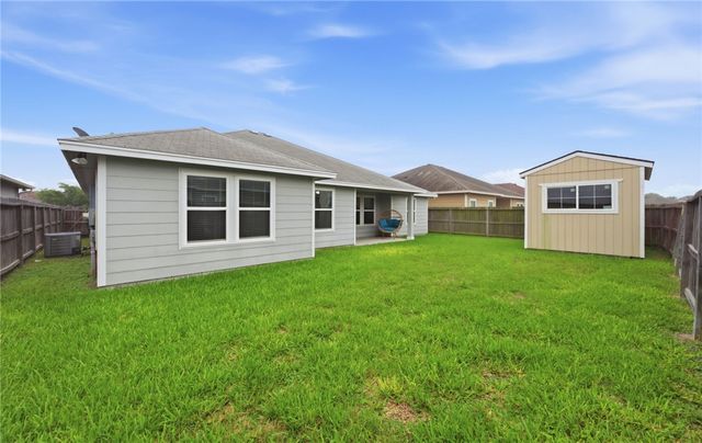 3113 Shallow Creek Dr, Corpus Christi, TX 78410