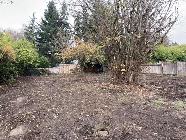 295 KNAPP Ln, Eugene, OR 97404