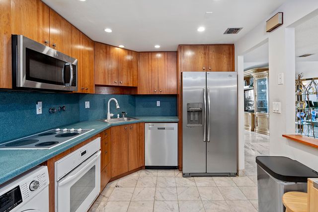 4020 Galt Ocean Drive 1009, Fort Lauderdale, FL 33308