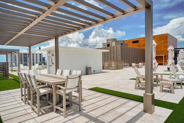4020 Galt Ocean Drive 1009, Fort Lauderdale, FL 33308