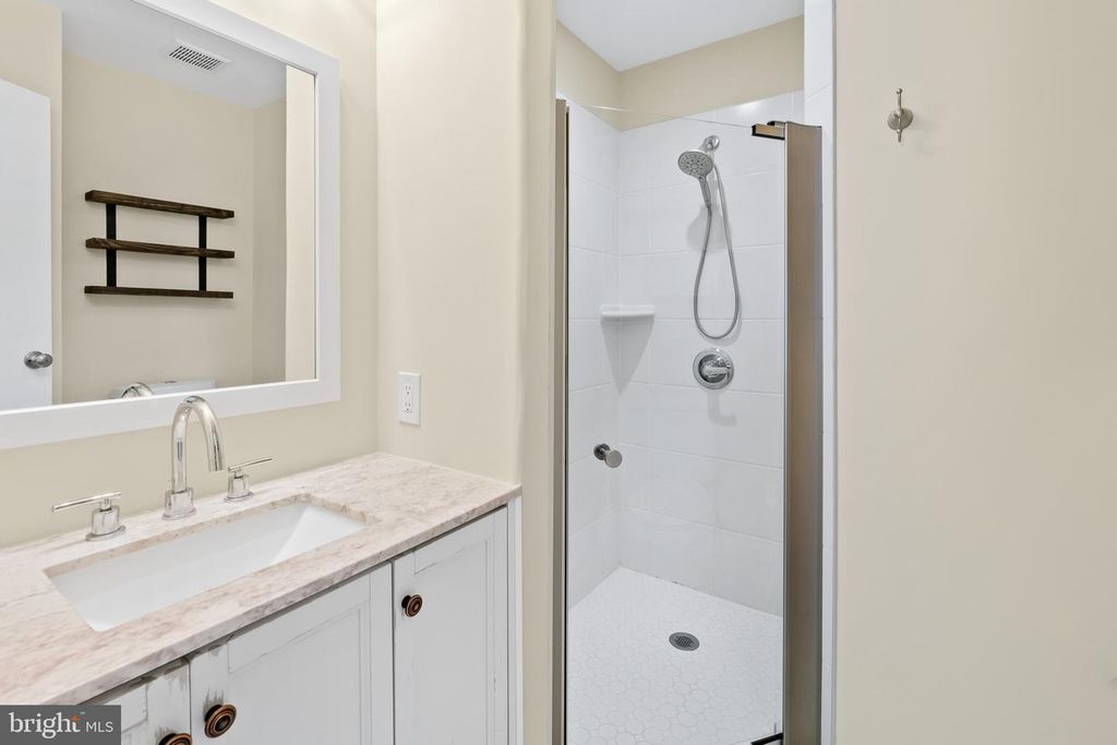 Image 12 of property listing at 18026 VINTAGE RIVER TER, Olney, MD 20832