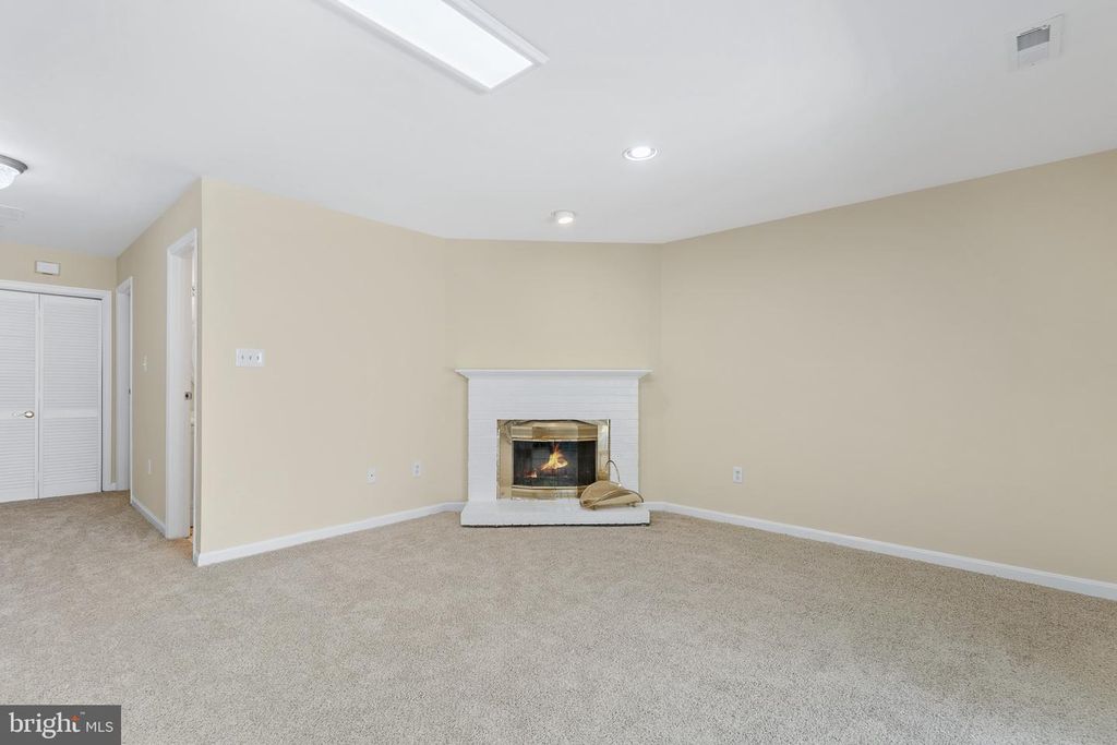 Image 14 of property listing at 18026 VINTAGE RIVER TER, Olney, MD 20832