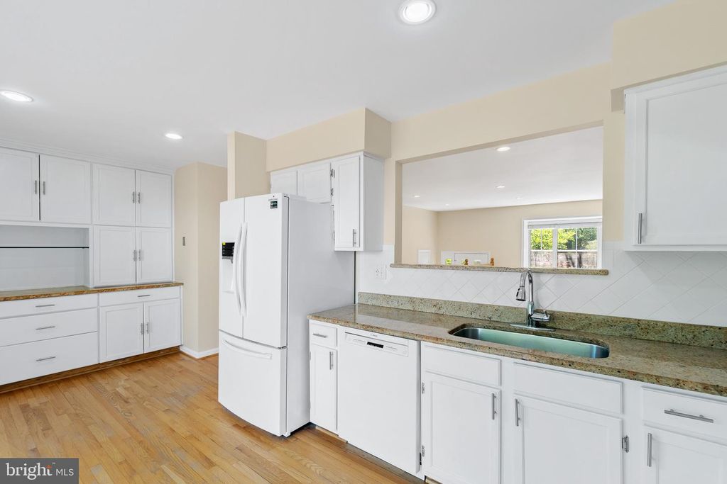 Image 5 of property listing at 18026 VINTAGE RIVER TER, Olney, MD 20832