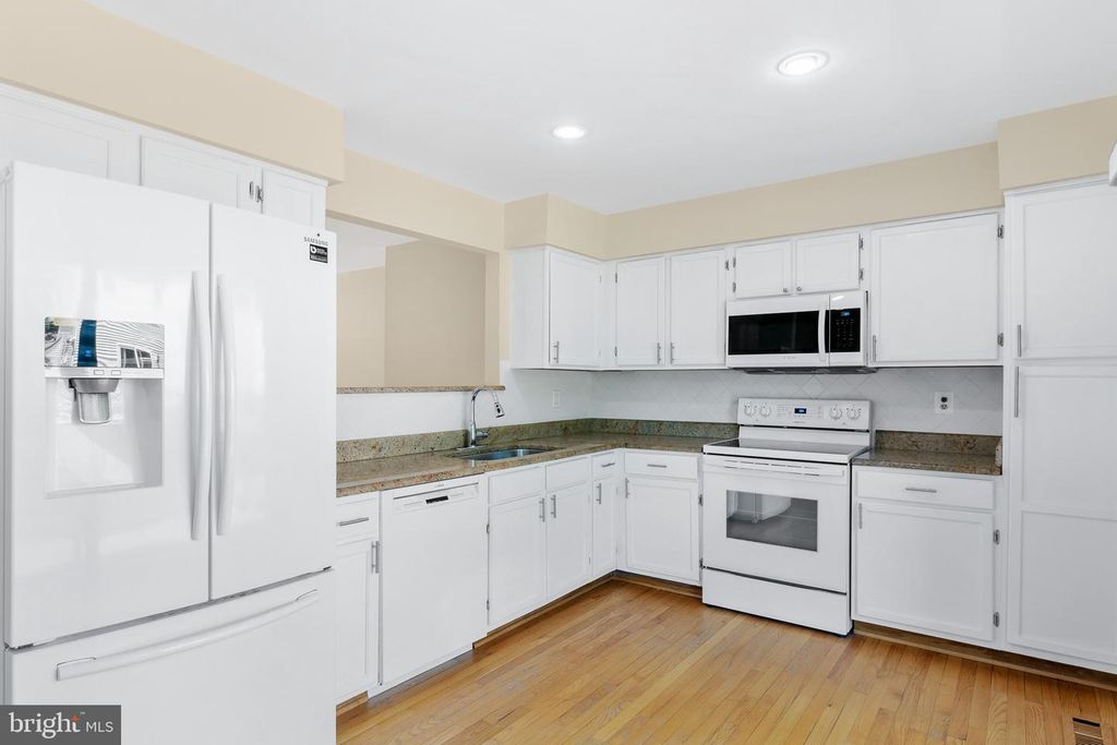 Image 6 of property listing at 18026 VINTAGE RIVER TER, Olney, MD 20832