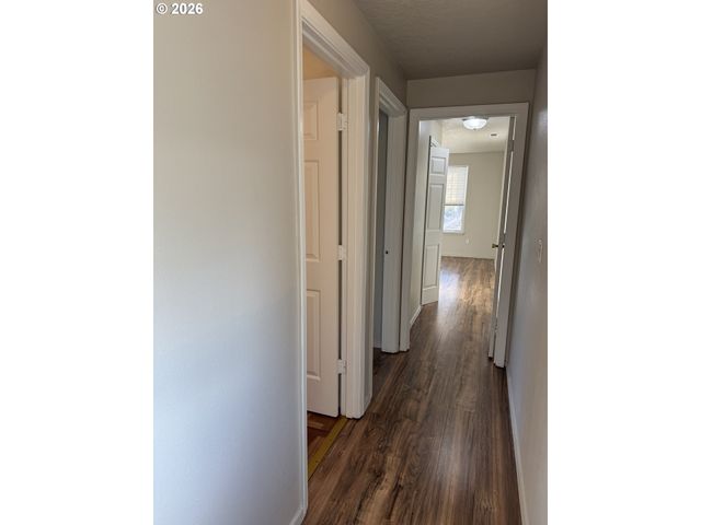 9143 Se PINE St, Portland, OR 97216