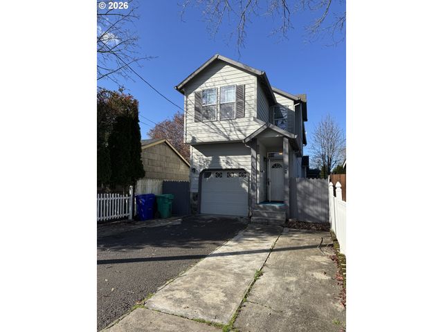 9143 Se PINE St, Portland, OR 97216